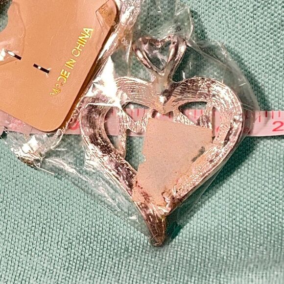 MOM pendant with multi colored stones silver tone 1.5”x 2.25” NWT - Picture 5 of 6